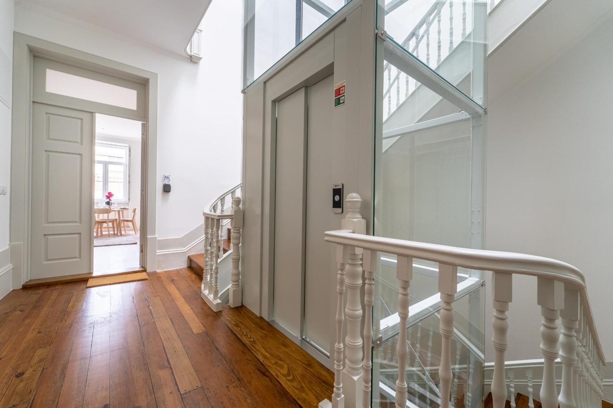 Escadaria 21 Apartment By House And People บรากา ภายนอก รูปภาพ